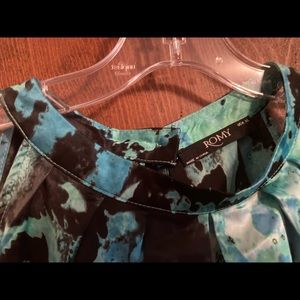 Romy Tops - Halter style tank. Romy Tops - Halter style tank.